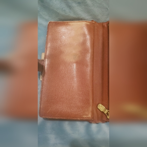 Lintage Louis Vuitton Long Kisslock Wallet - Picture 7 of 17